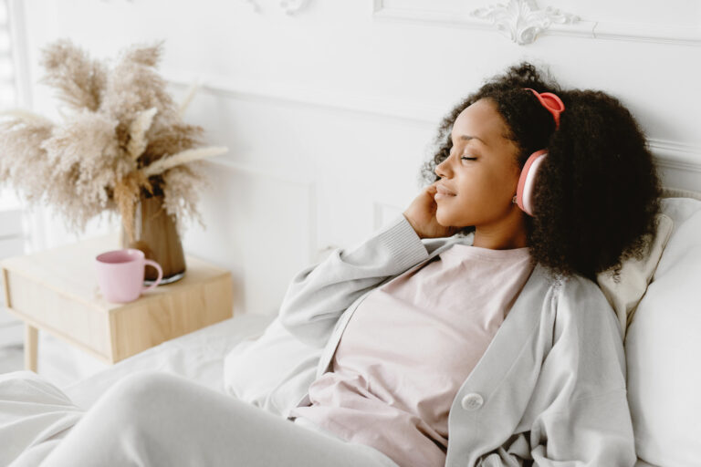 How to Make Your 9-5 Optional (And Why You Shouldn’t Quit Yet)